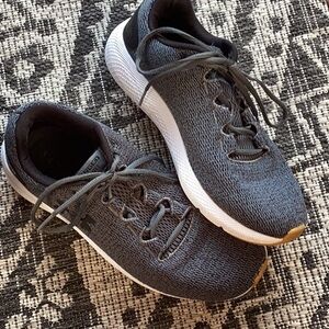 Under Armour Charged Pursuit sneakers